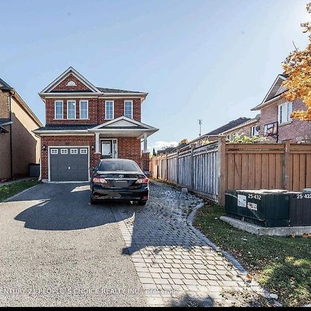 Wonderland Apartment - 6 Min By Walking Vaughan Exterior foto